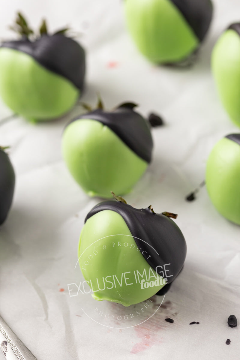 Wicked Themed White Chocolate Covered Strawberries Recipe + VIDEO (exclusive)