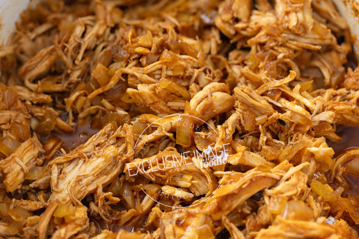 Slow Cooker Sweet & Smoky BBQ Chicken Sliders Recipe (exclusive)