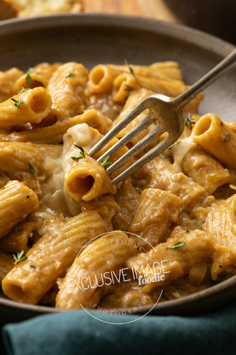 One Pot French Onion Soup Pasta Recipe (exclusive)