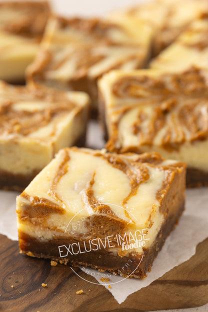 Pumpkin cheesecake bars recipe close up photography for food bloggers
