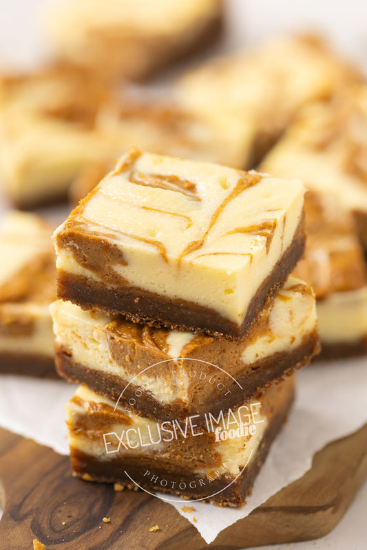 Pumpkin cheesecake bars recipe close up photography for food bloggers
