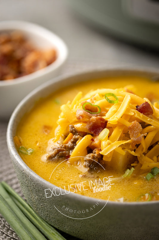 Slow Cooker Cheeseburger Soup Recipe (exclusive)